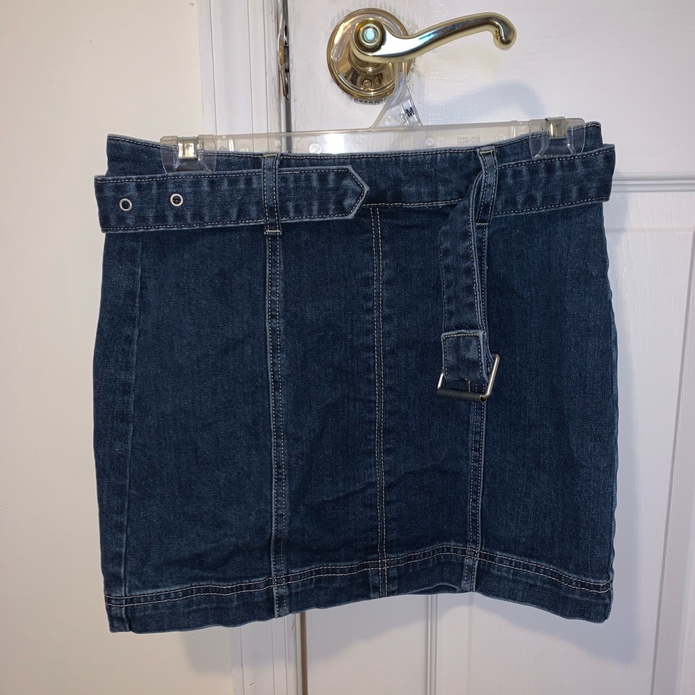 Fitted jean skirt